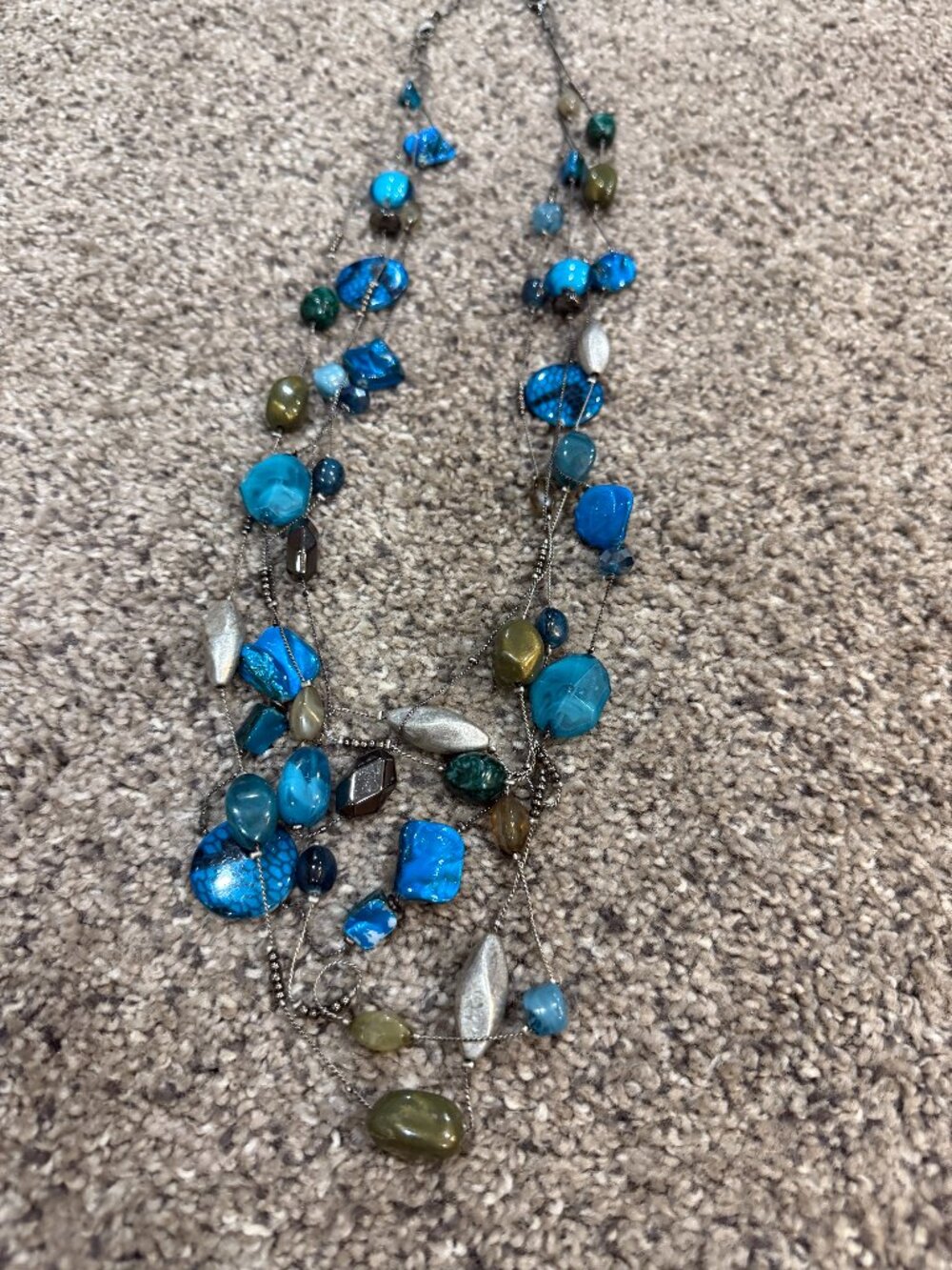 Blue Turquoise Green Multi-Strand Beaded Statement Necklace 18" Silver-Tone
